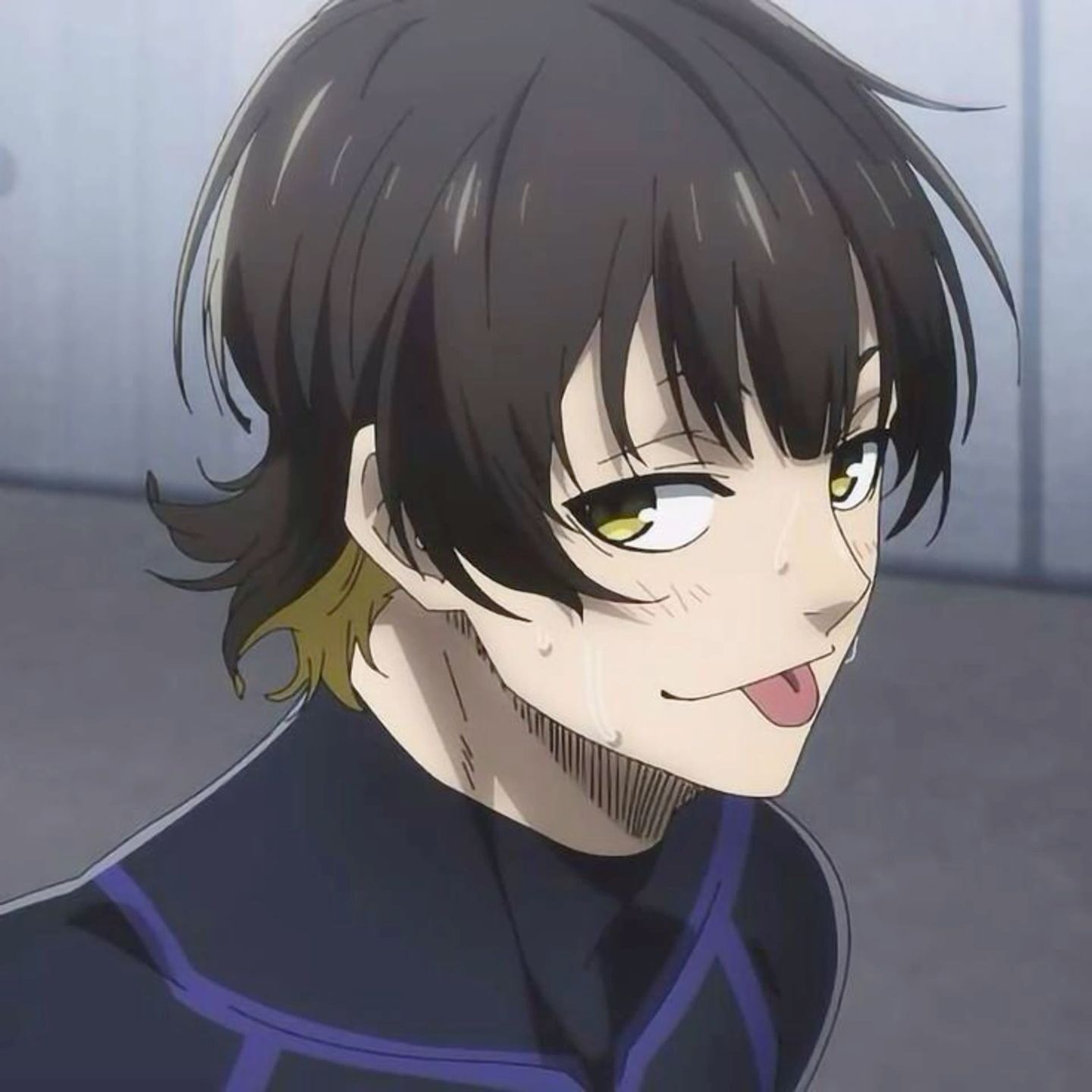 Anime com Cabelo Preto e Expressão Irreverente