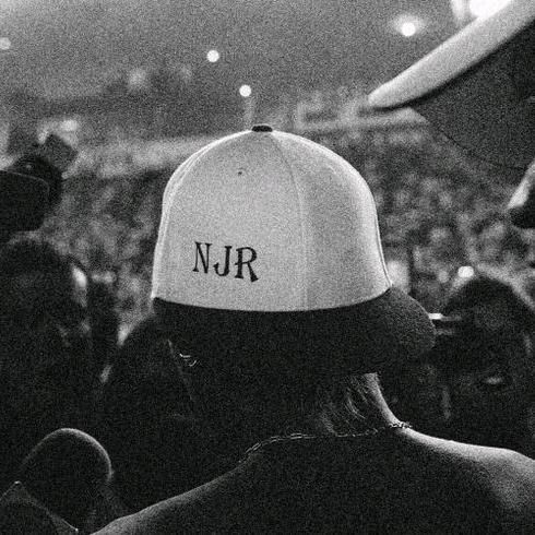 Foto de Perfil com Boné Branco NJR