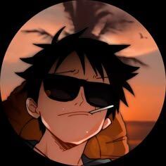 Foto de Perfil Masculino com Óculos Escuros