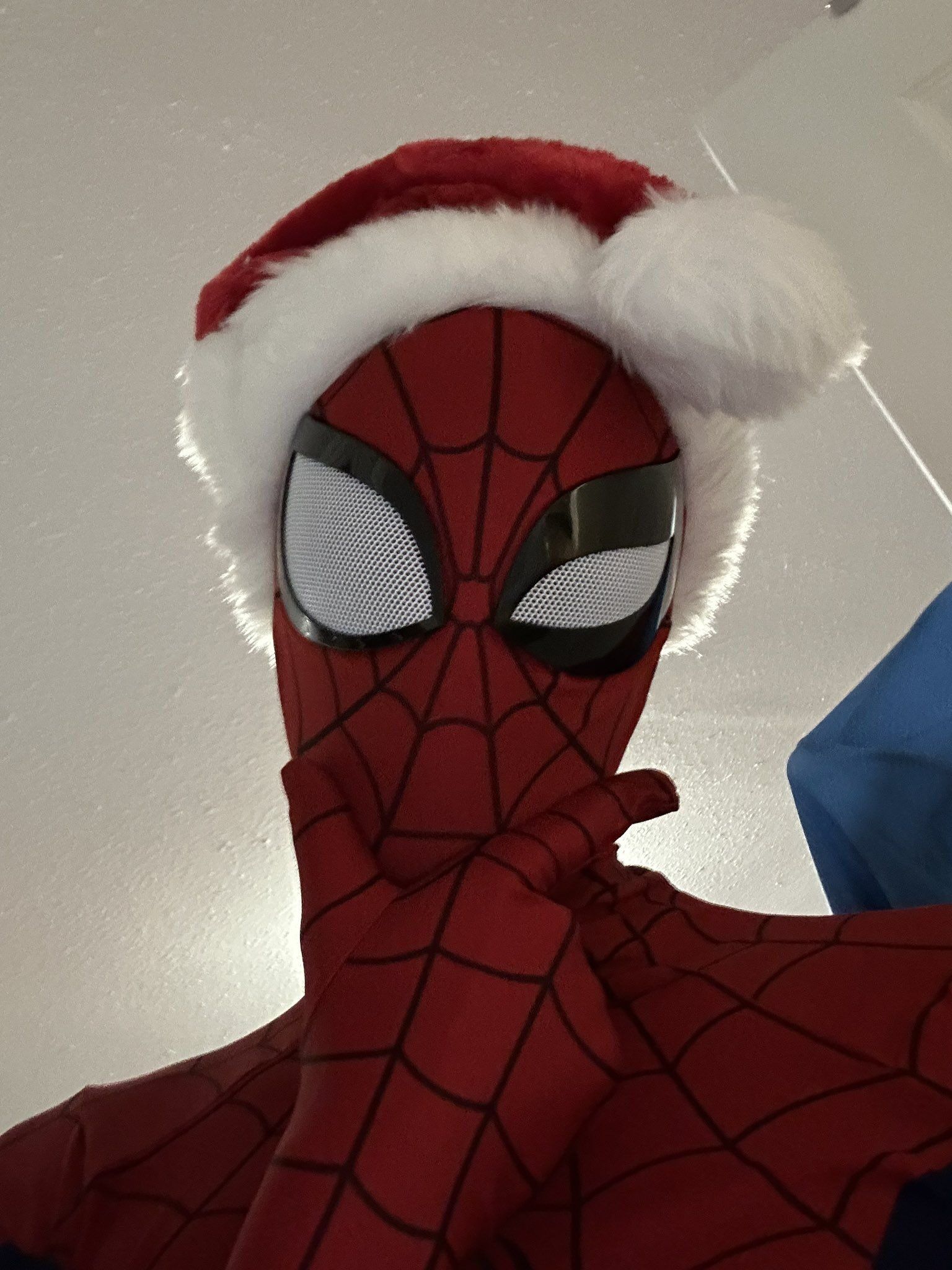 Foto de Perfil Masculino do Homem-Aranha com Gorro de Natal