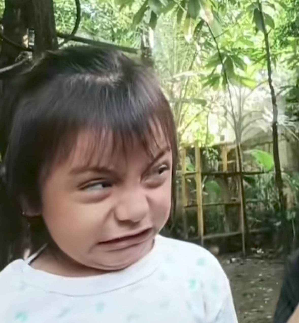 Foto Engraçada de Criança para Perfil de Redes Sociais