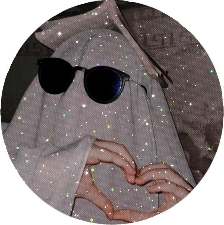 Foto Engraçada de Fantasma com Coração