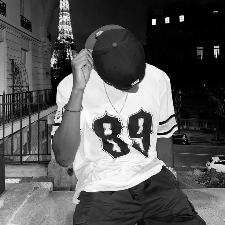 Fotos de Perfil Estilosas com a Torre Eiffel