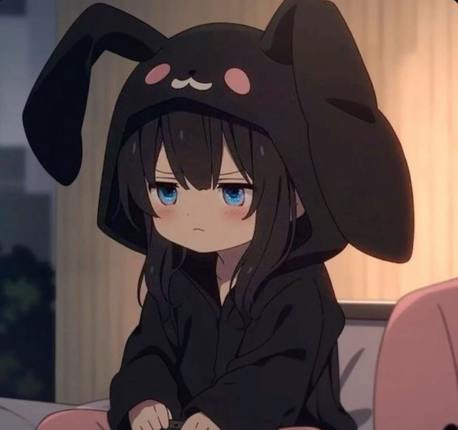 Garota com capuz de coelho preto para perfil Whatsapp