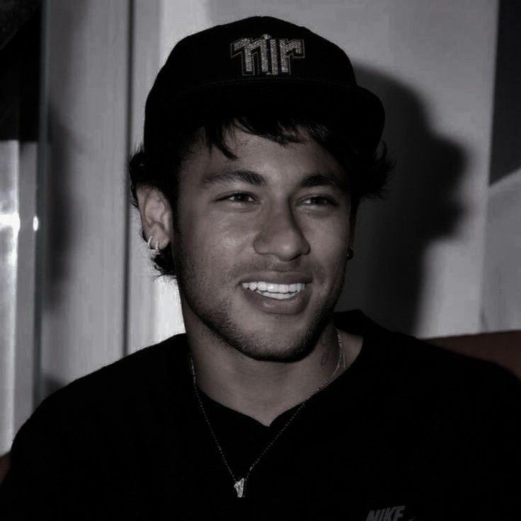 Homem Sorridente para Perfil Redes Sociais