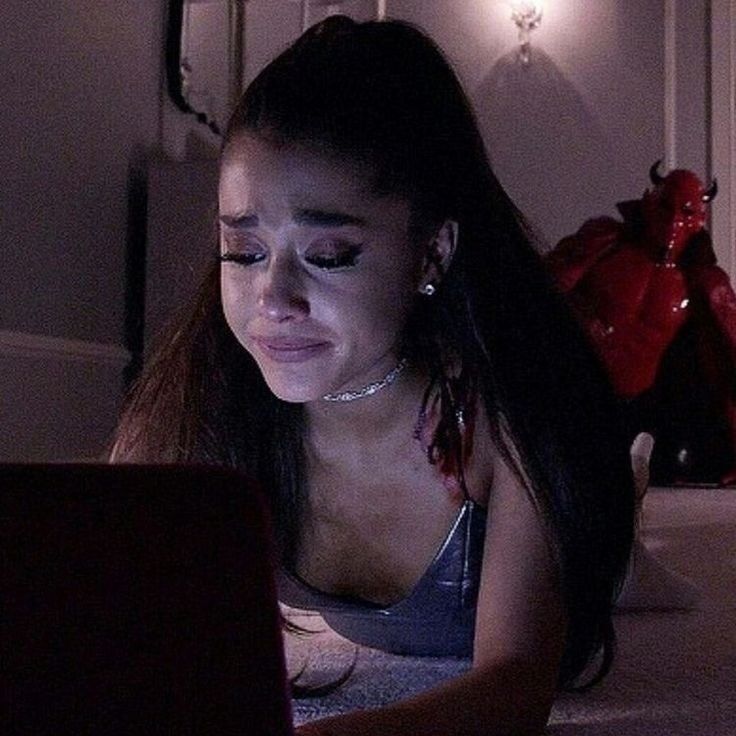 Imagem de Foto de Perfil Triste e Melancólica