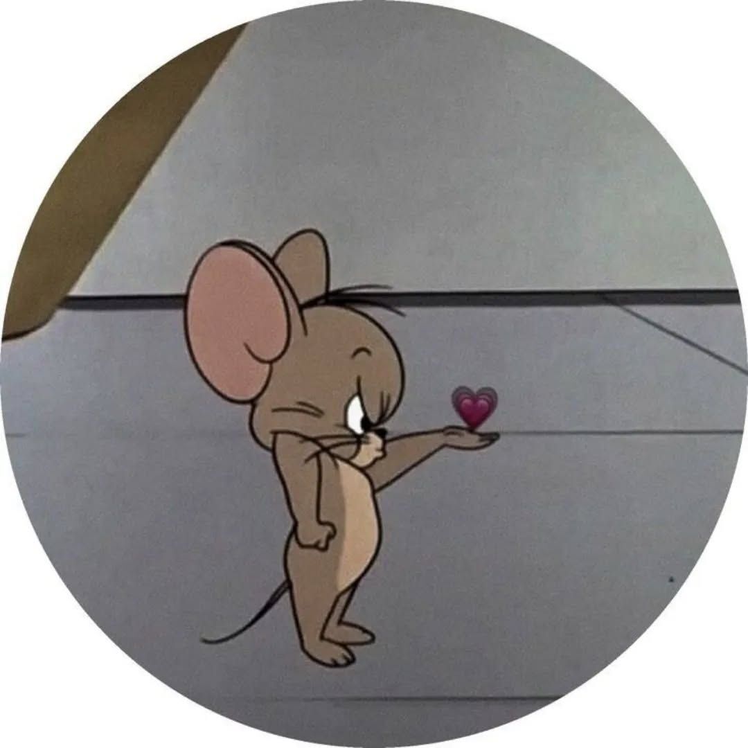 Rato Marrom com Coração Roxo para Foto de Perfil