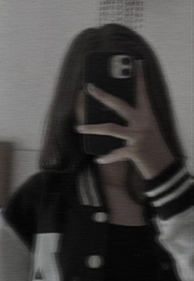 Selfie Feminina com Jaqueta Varsity para Foto de Perfil