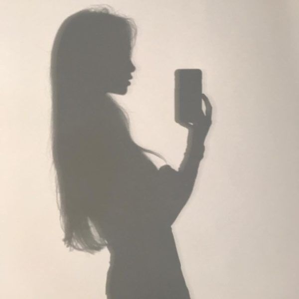 Silhueta de Mulher com Celular: Fotos de Perfil Feminino