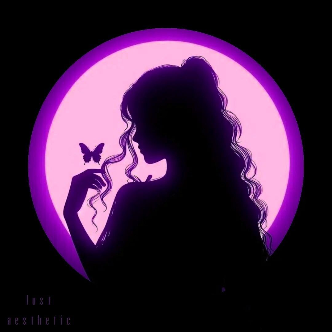 Silhueta Feminina com Borboleta para Perfil Whatsapp